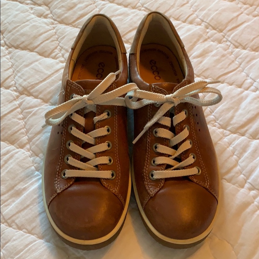 Ecco brown leather sneaker
